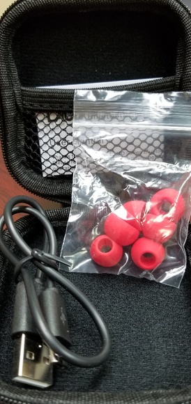 LAX LAUDLX4 wireless over ear headphones - Picture 2 of 4